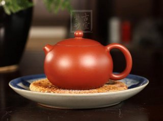 《西施》西施宜興紫砂壺純手工工藝美術(shù)師茶壺大紅袍  《西施》西施宜興紫砂壺純手工工藝美術(shù)師茶壺大紅袍