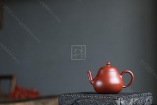 《梨形》  《梨形》