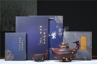 《圣思桃》  《圣思桃》
