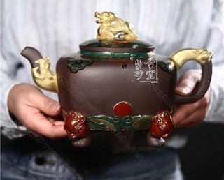 《威震四方》  《威震四方》
