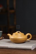 《線圓》宜興紫砂壺高級(jí)工藝美術(shù)師手工刻繪茶壺茶具黃金段泥線圓
