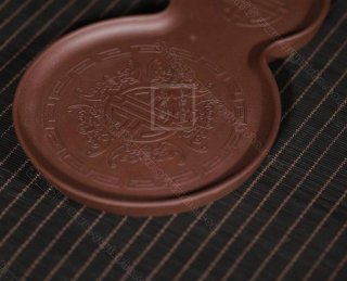 《紫砂底座》  《紫砂底座》