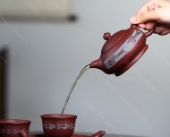 爆竹聲中一歲除，春風(fēng)送暖入屠蘇 【