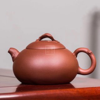 《桃情》紫砂壺宜興工藝美術師純手工清水泥泡茶壺  《桃情》紫砂壺宜興工藝美術師純手工清水泥泡茶壺