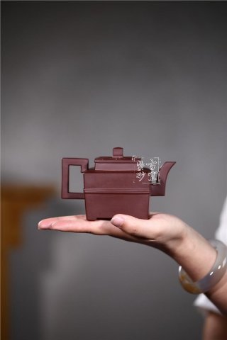 《金砂四方》  《金砂四方》
