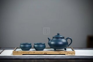 《三足福源》  《三足福源》