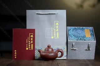 《華穎》  《華穎》