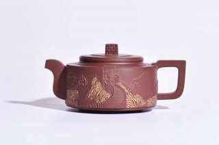 《萬里長城》宜興黃龍山清水泥紫砂壺茶具  《萬里長城》宜興黃龍山清水泥紫砂壺茶具