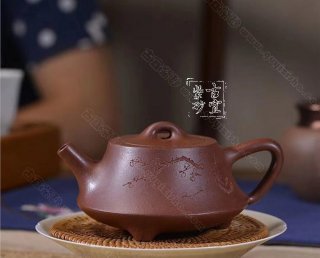 《柱礎(chǔ)》  《柱礎(chǔ)》