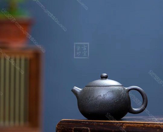 《松鼠西施》  《松鼠西施》