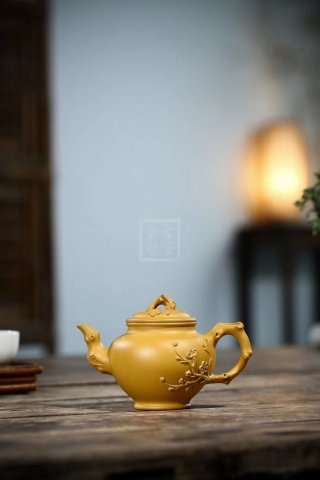 《報春》  《報春》