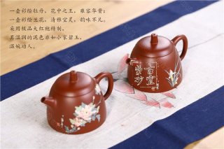 《花香宜人對壺》  《花香宜人對壺》