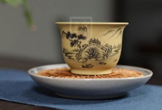 《山間韌松杯》  《山間韌松杯》