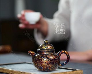 《大漆掇球》  《大漆掇球》