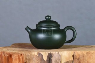 《容天》宜興紫砂壺實(shí)力派名家手工民國(guó)綠民國(guó)綠茶壺茶具容天  《容天》宜興紫砂壺實(shí)力派名家手工民國(guó)綠民國(guó)綠茶壺茶具容天