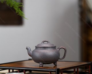 三足圓壺  三足圓壺