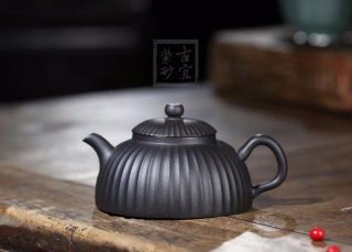 《菱花小半月》  《菱花小半月》