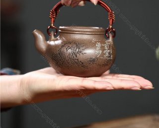 《蛋包提梁》  《蛋包提梁》