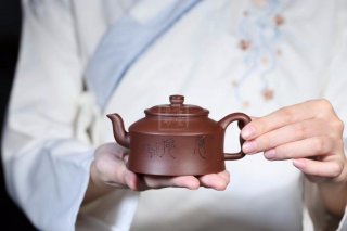 《柱礎》  《柱礎》