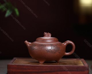 三足瑞獅  三足瑞獅