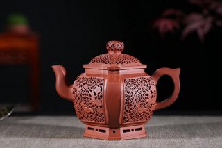 《喜在眼前》宮燈紫砂壺高級(jí)工藝美術(shù)師宜興手工茶壺底槽青壺  《喜在眼前》宮燈紫砂壺高級(jí)工藝美術(shù)師宜興手工茶壺底槽青壺
