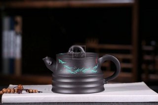 《魚樂》茶具茶壺宜興手工紫砂壺烏金泥  《魚樂》茶具茶壺宜興手工紫砂壺烏金泥