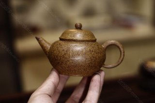 《水平》  《水平》