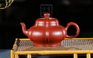 《菱韻花香》宜興紫砂菱花壺手工高級(jí)工藝美術(shù)師泡茶壺茶具大紅袍  《菱韻花香》宜興紫砂菱花壺手工高級(jí)工藝美術(shù)師泡茶壺茶具大紅袍
