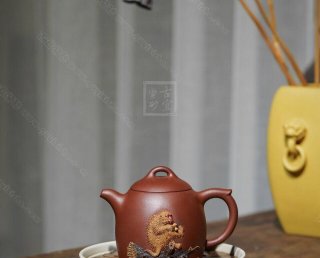 《秦權》  《秦權》