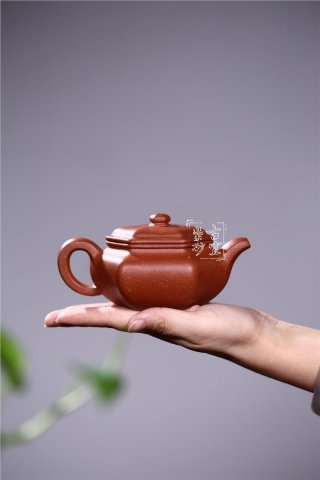 《六方仿古》  《六方仿古》