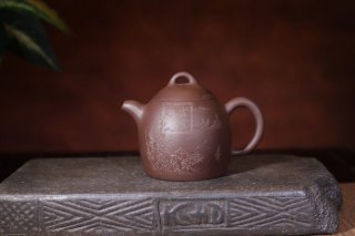 《秦權》宜興紫砂壺助理工藝美術師純手工禮品茶具紫泥秦權茶壺  《秦權》宜興紫砂壺助理工藝美術師純手工禮品茶具紫泥秦權茶壺
