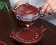 爆竹聲中一歲除，春風(fēng)送暖入屠蘇 【
