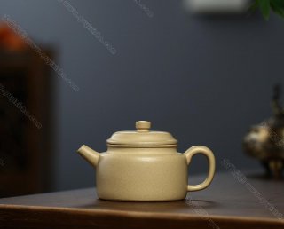 德  德