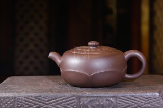 《梵蓮》宜興紫砂壺工藝美術師手工茶壺紫泥  《梵蓮》宜興紫砂壺工藝美術師手工茶壺紫泥