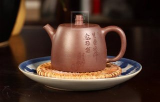 《漢鐸》漢鐸宜興紫砂壺純手工助理工藝美術師茶壺玉砂料  《漢鐸》漢鐸宜興紫砂壺純手工助理工藝美術師茶壺玉砂料