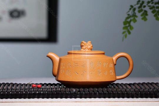 《六方吉獸》  《六方吉獸》