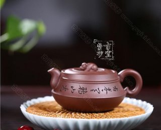 《秋思》  《秋思》