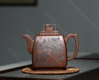 《四方龍尊》  《四方龍尊》