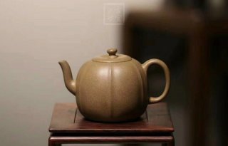《梵香》蟹殼青純手工助理工藝美術師宜興紫砂壺茶具茶壺  《梵香》蟹殼青純手工助理工藝美術師宜興紫砂壺茶具茶壺
