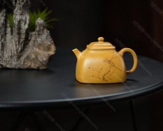 荊玉四方壺  荊玉四方壺