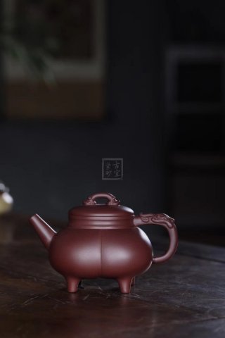 《龍騰壺》  《龍騰壺》