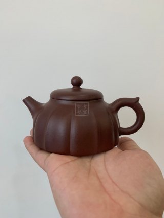 《菱花壺》  《菱花壺》