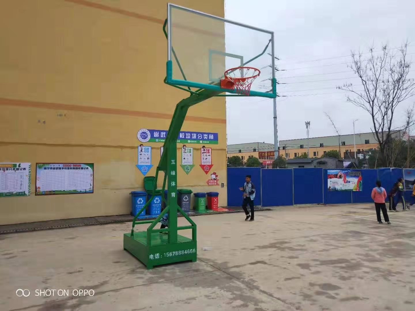 南寧邕武路某學校籃球架項目-【玉峰體育】